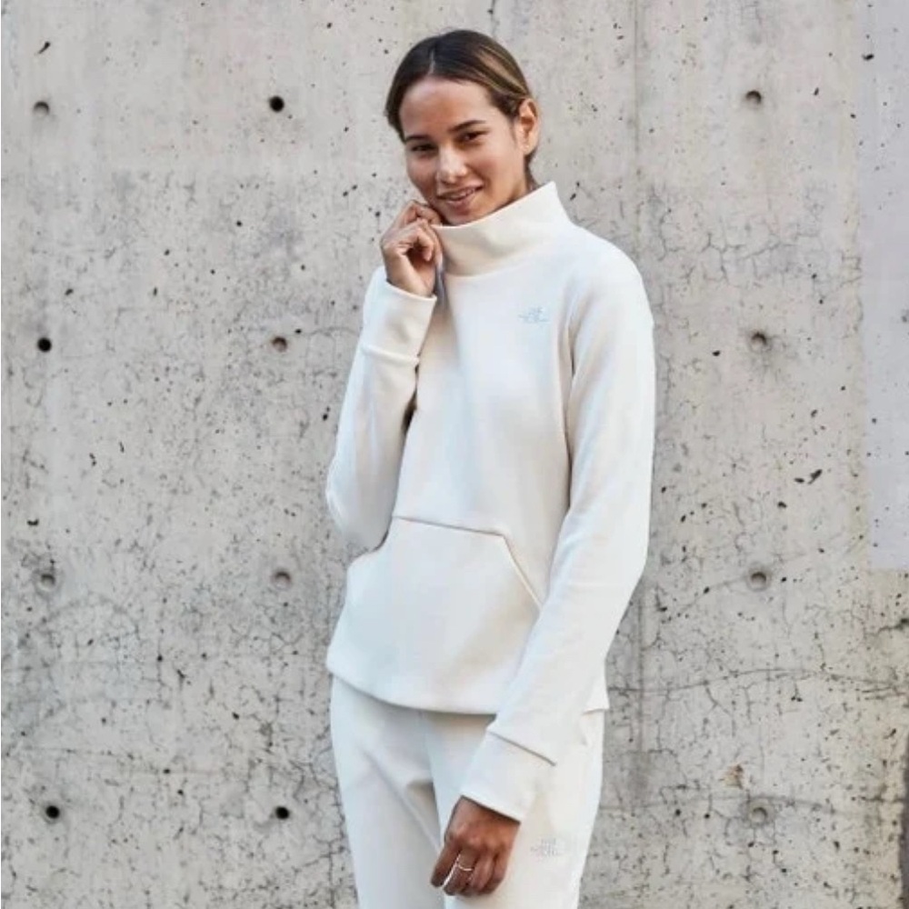 The North Face Women's Cream Funnel-neck Sweatshirt L